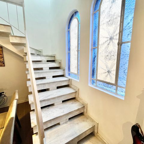 Casa à venda com 124m², 5 quartos e 2 vagasEscada
