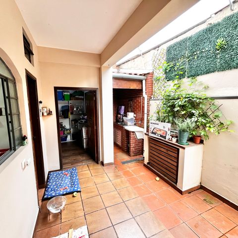 Casa à venda com 124m², 5 quartos e 2 vagasQuintal