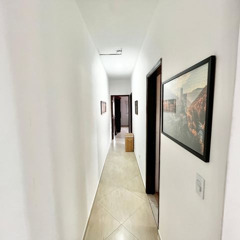 Casa à venda com 124m², 5 quartos e 2 vagasCorredor