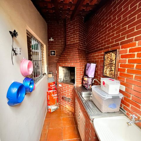 Casa à venda com 124m², 5 quartos e 2 vagasQuintal