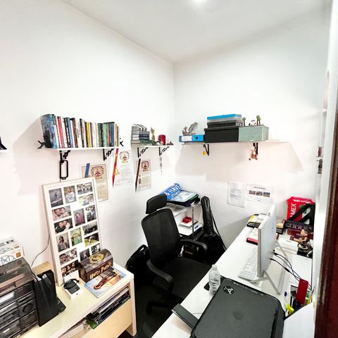 Casa à venda com 124m², 5 quartos e 2 vagasEscritório