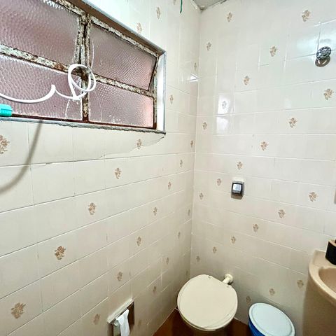 Casa à venda com 134m², 3 quartos e 1 vagaBanheiro 