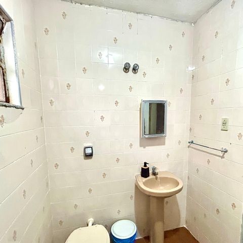Casa à venda com 134m², 3 quartos e 1 vagaBanheiro 