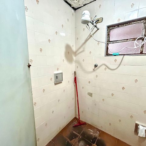Casa à venda com 134m², 3 quartos e 1 vagaBanheiro 