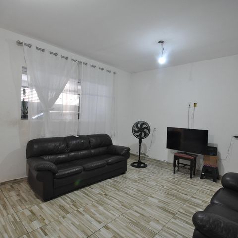 Casa à venda com 120m², 2 quartos e 3 vagasSala