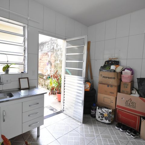 Casa à venda com 120m², 2 quartos e 3 vagasEdícula- Cozinha