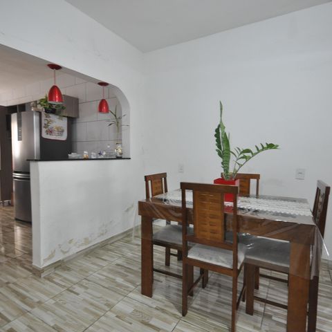 Casa à venda com 120m², 2 quartos e 3 vagasSala