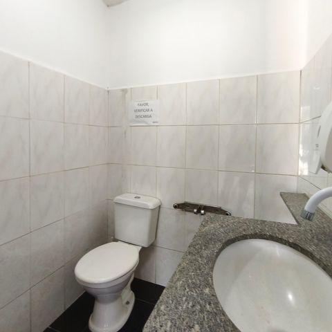 Casa à venda com 325m², 3 quartos e sem vagaCasa 2 - Banheiro 