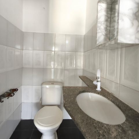 Casa à venda com 325m², 3 quartos e sem vagaCasa 2 - Banheiro 