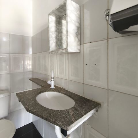 Casa à venda com 325m², 3 quartos e sem vagaCasa 2 - Banheiro 