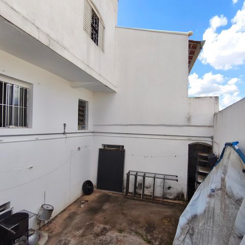 Casa à venda com 325m², 3 quartos e sem vagaQuintal
