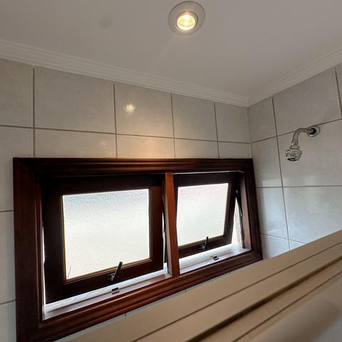 Casa para alugar com 456m², 4 quartos e 3 vagas Casa para alugar com 456m², 4 quartos e 3 vagasBanheiro Suíte 2