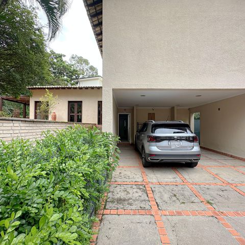 Casa para alugar com 456m², 4 quartos e 3 vagas Casa para alugar com 456m², 4 quartos e 3 vagasGaragem