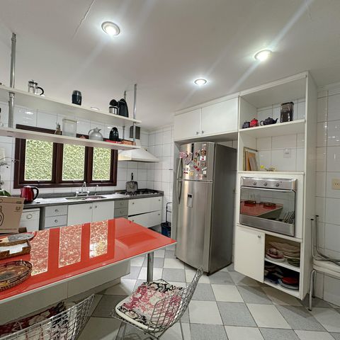 Casa para alugar com 456m², 4 quartos e 3 vagas Casa para alugar com 456m², 4 quartos e 3 vagasCozinha