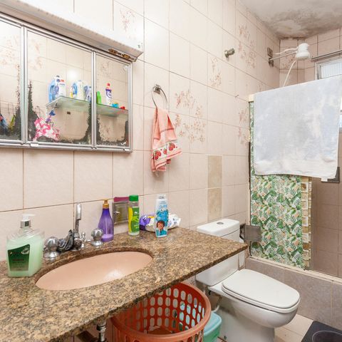 Casa à venda com 457m², 5 quartos e 4 vagasBanheiro - Casa 1