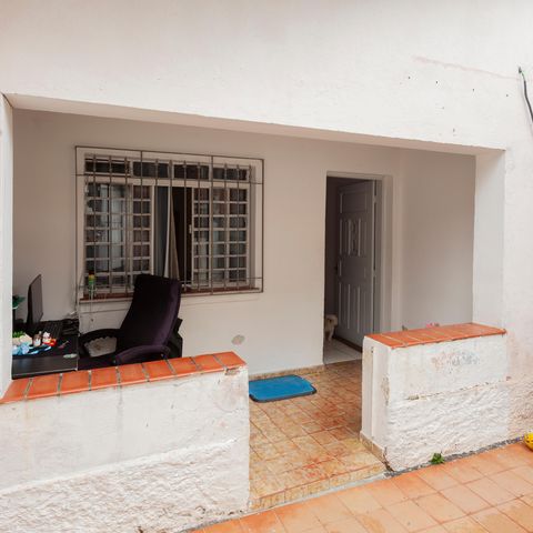 Casa à venda com 457m², 5 quartos e 4 vagasEntrada - Casa 4