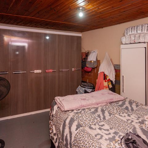 Casa à venda com 457m², 5 quartos e 4 vagasQuarto - Casa 3