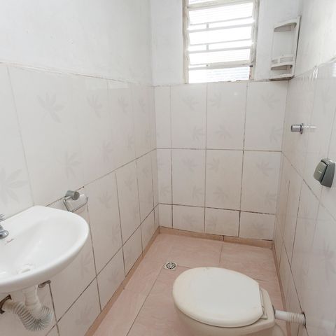 Casa à venda com 457m², 5 quartos e 4 vagasBanheiro - Casa 2
