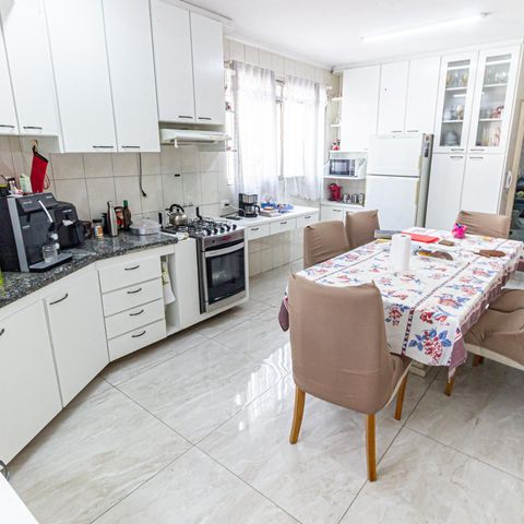 Casa para alugar com 136m², 3 quartos e 3 vagasCozinha