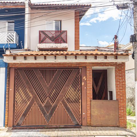 Casa para alugar com 136m², 3 quartos e 3 vagasFachada