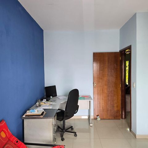 Casa à venda com 400m², 3 quartos e 4 vagas Casa à venda com 400m², 3 quartos e 4 vagasQuarto 02 Com varanda