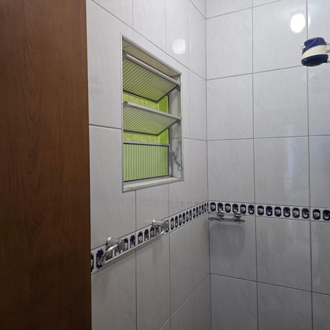 Casa à venda com 400m², 3 quartos e 4 vagas Casa à venda com 400m², 3 quartos e 4 vagas Banheiro Social 01