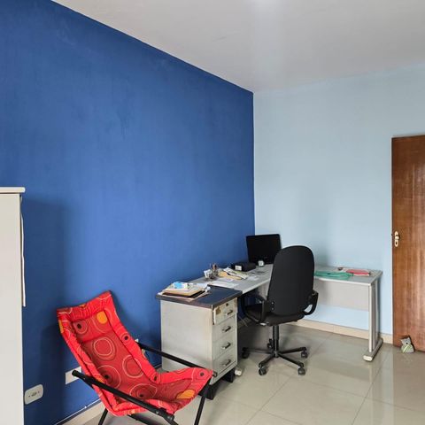 Casa à venda com 400m², 3 quartos e 4 vagas Casa à venda com 400m², 3 quartos e 4 vagasQuarto 02 Com varanda