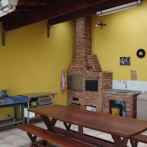 Casa à venda com 400m², 3 quartos e 4 vagasArea de Serviço e Varanda Gourmet 
