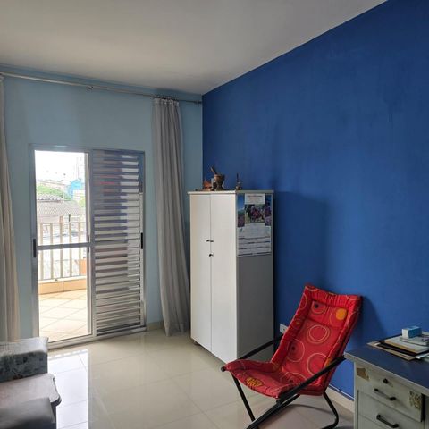 Casa à venda com 400m², 3 quartos e 4 vagas Casa à venda com 400m², 3 quartos e 4 vagasQuarto 02 Com varanda