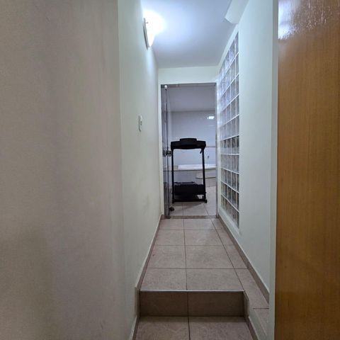 Casa à venda com 400m², 3 quartos e 4 vagas Casa à venda com 400m², 3 quartos e 4 vagasSuíte Acesso a Hidro