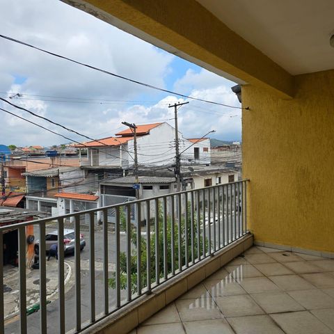 Casa à venda com 400m², 3 quartos e 4 vagas Casa à venda com 400m², 3 quartos e 4 vagasQuarto 02 Com varanda