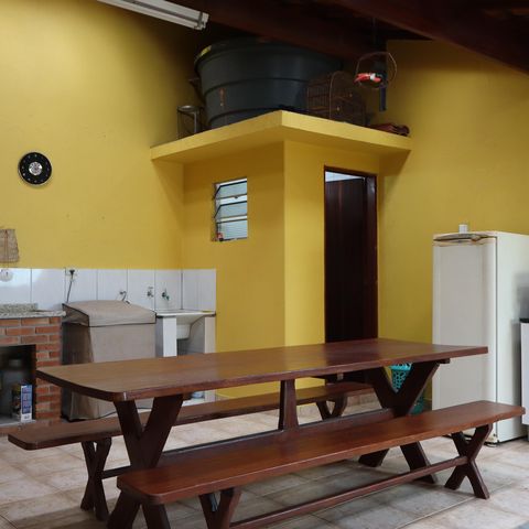 Casa à venda com 400m², 3 quartos e 4 vagasArea de Serviço e Varanda Gourmet 
