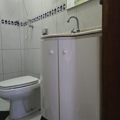 Casa à venda com 400m², 3 quartos e 4 vagas Casa à venda com 400m², 3 quartos e 4 vagas Banheiro Social 01