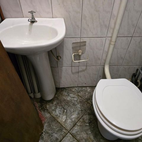 Casa à venda com 400m², 3 quartos e 4 vagas Casa à venda com 400m², 3 quartos e 4 vagasLavabo da Garagem