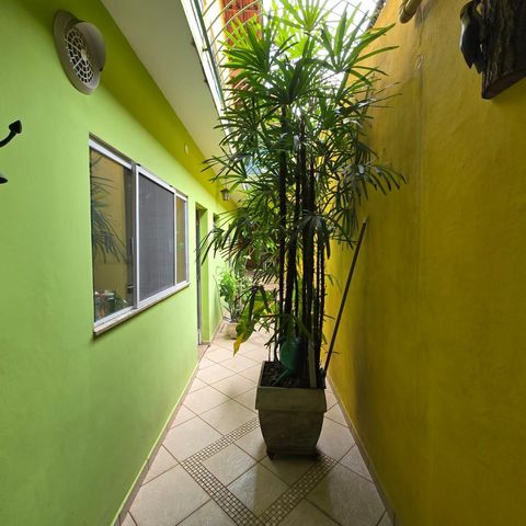 Casa à venda com 400m², 3 quartos e 4 vagas Casa à venda com 400m², 3 quartos e 4 vagasCorredor
