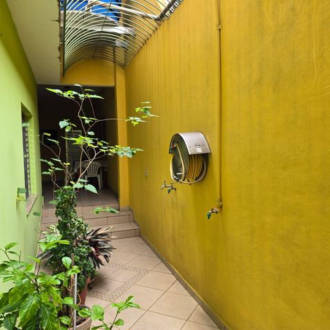 Casa à venda com 400m², 3 quartos e 4 vagas Casa à venda com 400m², 3 quartos e 4 vagasCorredor
