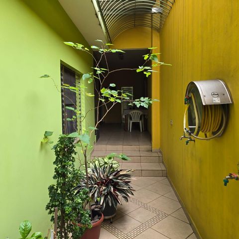 Casa à venda com 400m², 3 quartos e 4 vagas Casa à venda com 400m², 3 quartos e 4 vagasCorredor