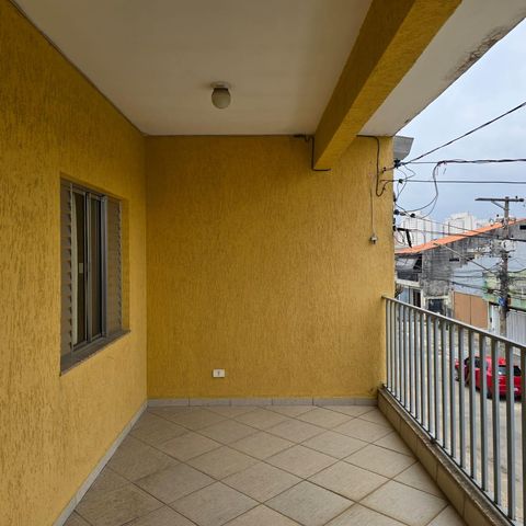 Casa à venda com 400m², 3 quartos e 4 vagas Casa à venda com 400m², 3 quartos e 4 vagasQuarto 02 Com varanda