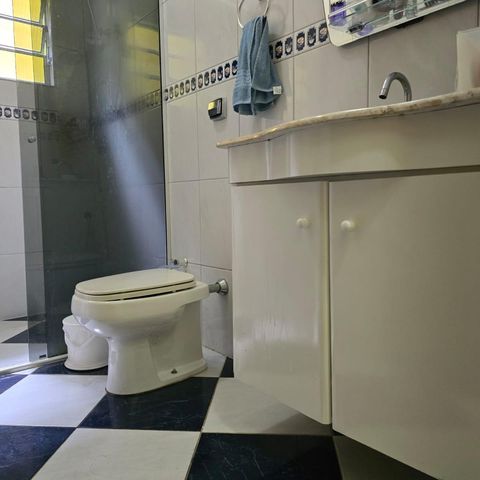 Casa à venda com 400m², 3 quartos e 4 vagas Casa à venda com 400m², 3 quartos e 4 vagasBanheiro da Suíte
