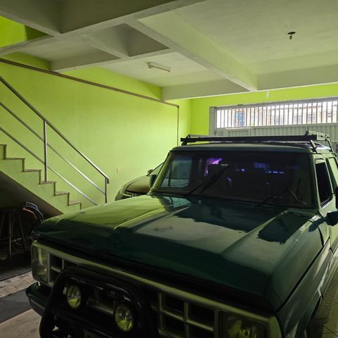 Casa à venda com 400m², 3 quartos e 4 vagas Casa à venda com 400m², 3 quartos e 4 vagasGaragem