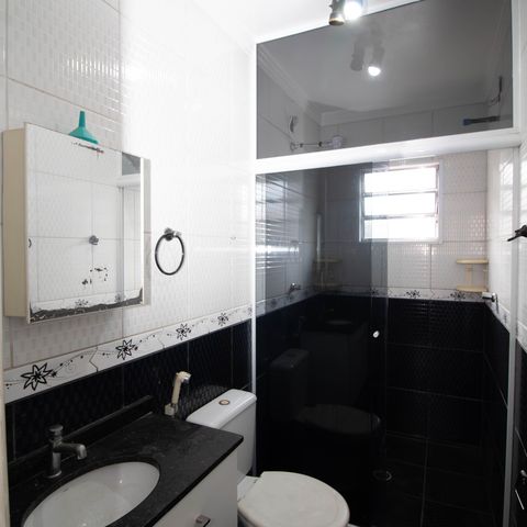 Casa à venda com 190m², 3 quartos e 2 vagasBanheiro da suite 1