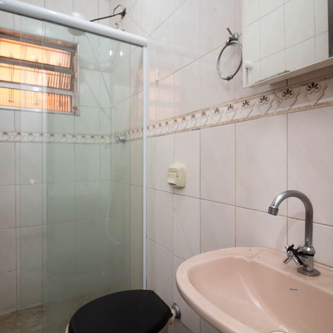 Casa à venda com 190m², 3 quartos e 2 vagasBanheiro