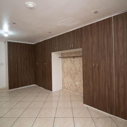 Casa à venda com 190m², 3 quartos e 2 vagasQuarto - 4 Suíte