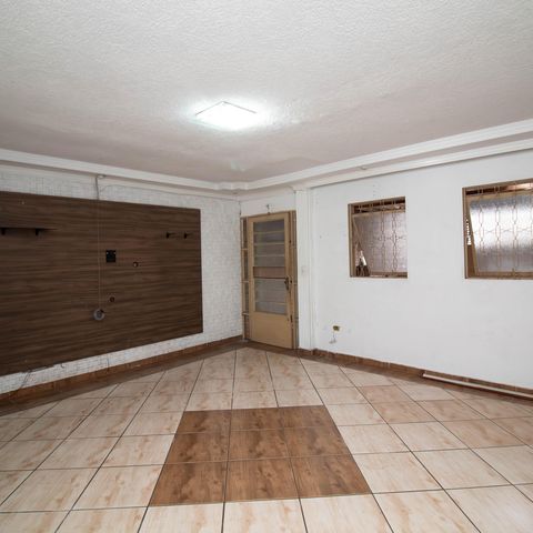 Casa à venda com 190m², 3 quartos e 2 vagasSala