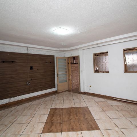 Casa à venda com 190m², 3 quartos e 2 vagasSala
