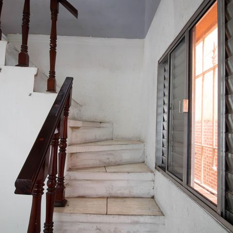Casa à venda com 190m², 3 quartos e 2 vagasHall - Escada