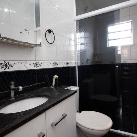 Casa à venda com 190m², 3 quartos e 2 vagasBanheiro da suite 1