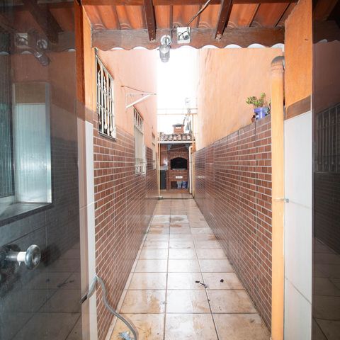 Casa à venda com 190m², 3 quartos e 2 vagasCorredor -  Área de Serviço