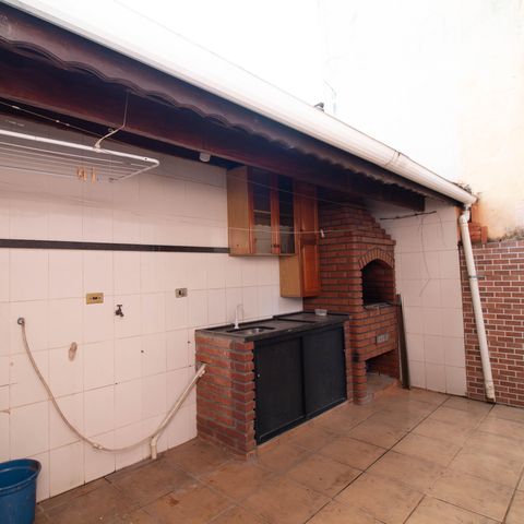 Casa à venda com 190m², 3 quartos e 2 vagasCorredor -  Área de Serviço