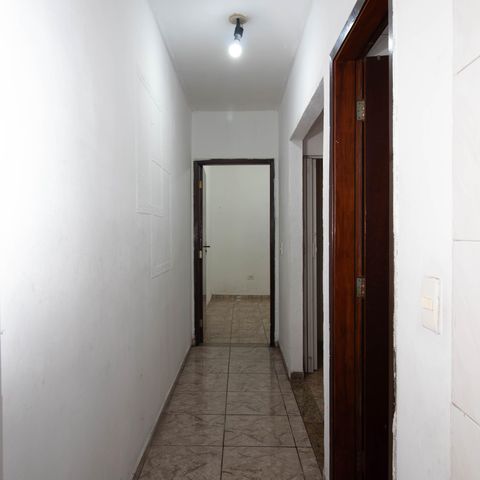 Casa à venda com 190m², 3 quartos e 2 vagasCorredor